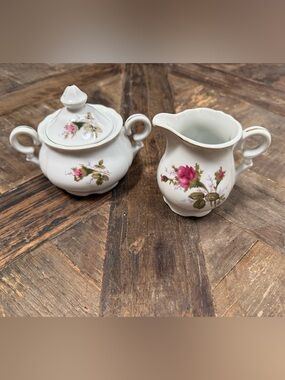 Vintage Betson’s Hand Painted Moss Rose Creamer & Sugar Bowl w/lid, Japan